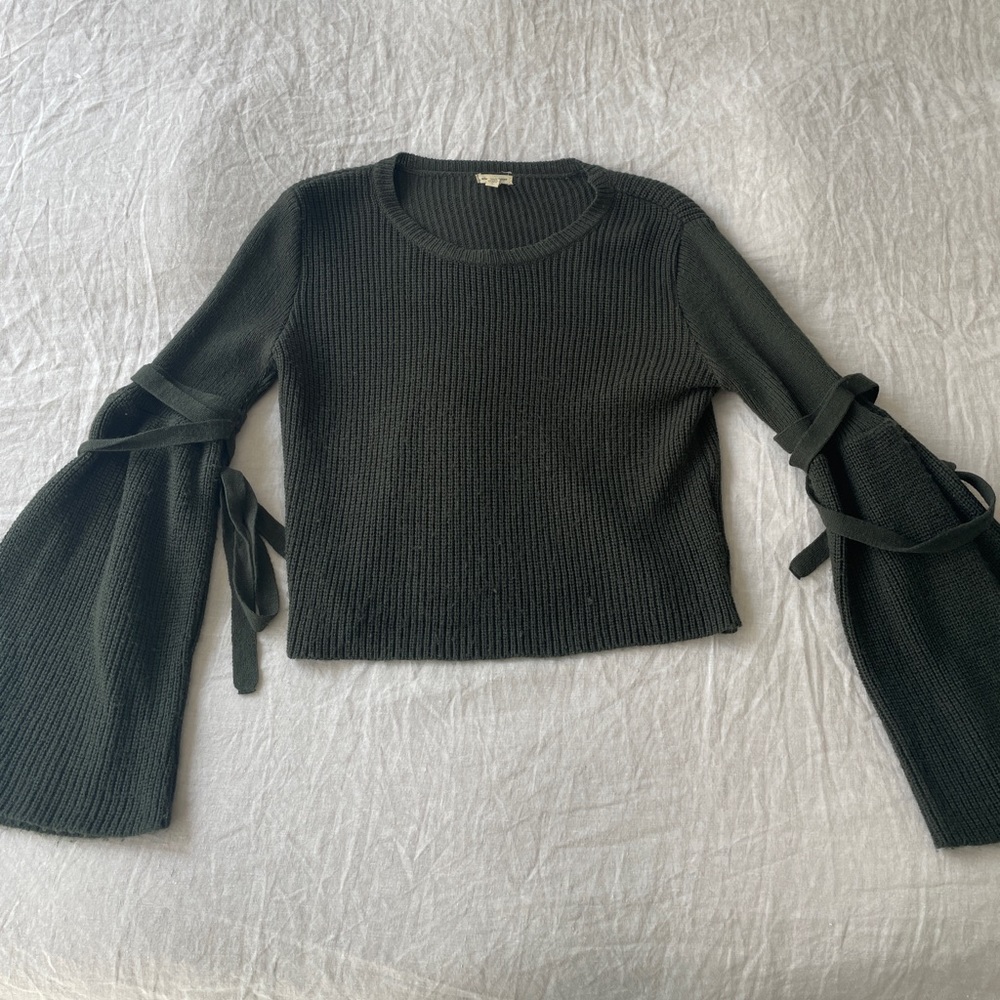 NWOT Silence + Noise Green Bell Sleeve Cropped Sweater Size S